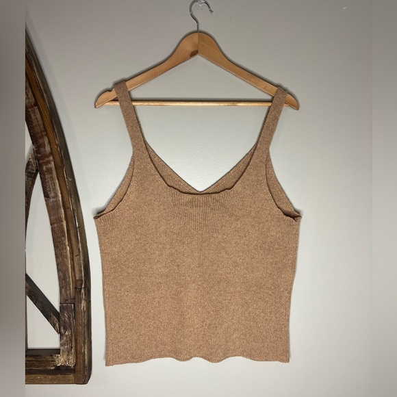 Old Navy Cropped Sweater Tank - Picture 2 of 3
